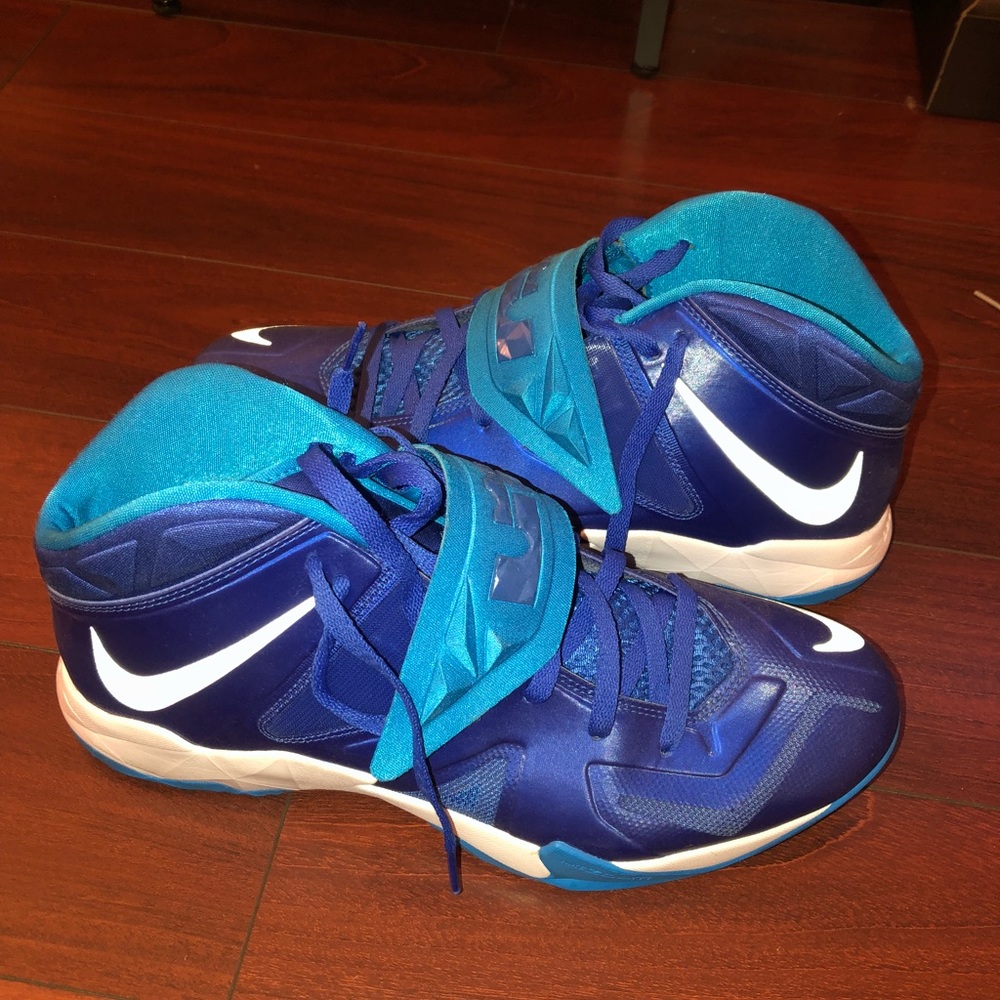 Nike Lebron Soldiers
